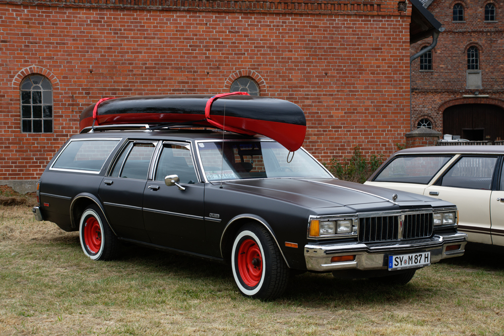 Pontiac Grand Safari, Cruiser.jpg