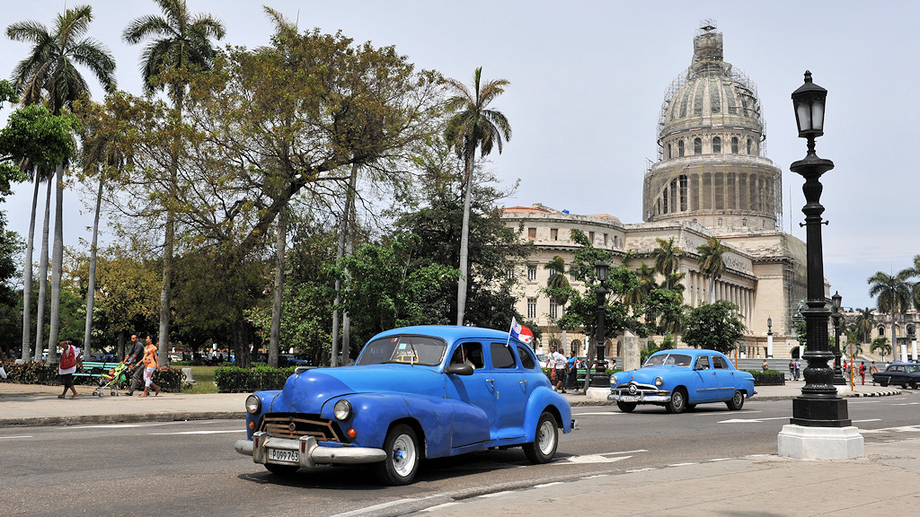Pontiac in Havanna
 1420