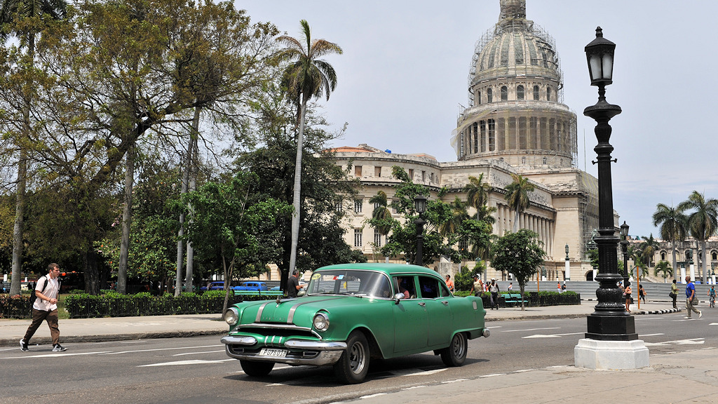 Pontiac in Havanna
 1447