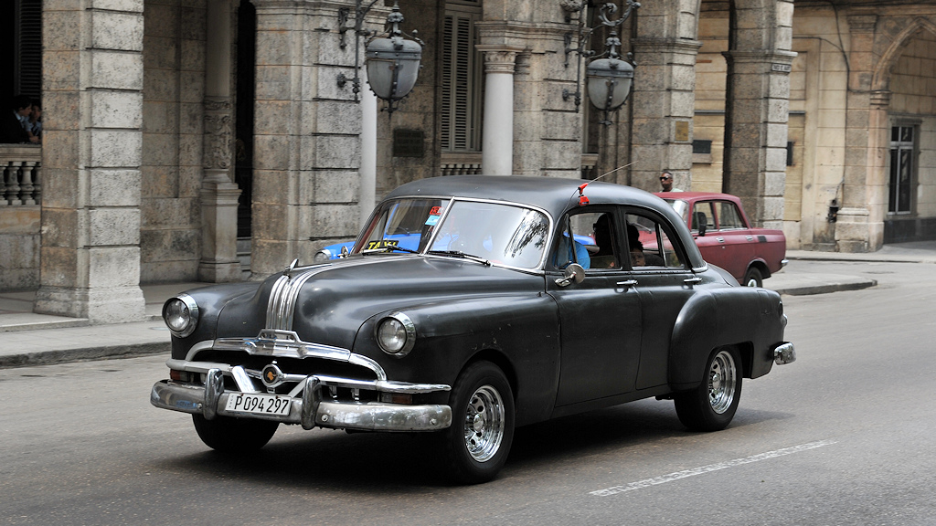 Pontiac in Havanna
 1495