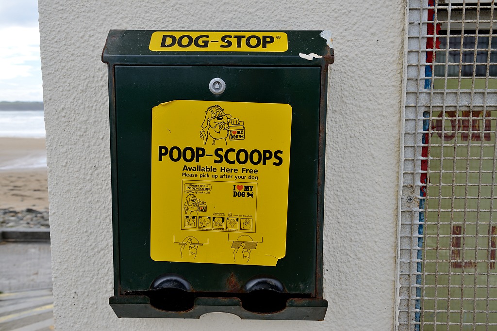 poop scoops