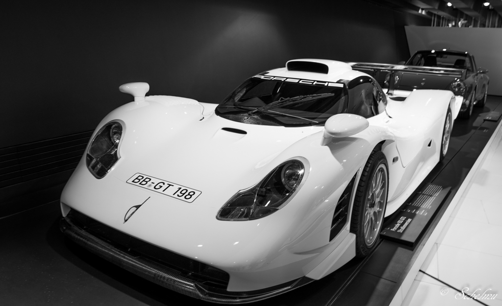 Porsche 911 GT1