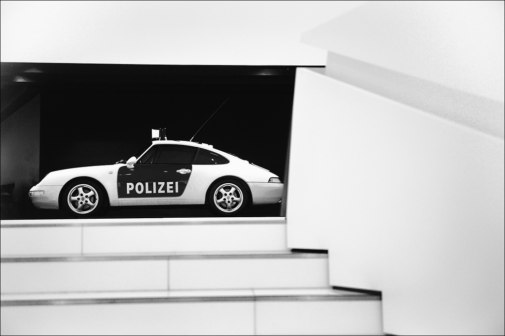 Porsche Museum, Stuttgart - 30.12.2011 - Polizei