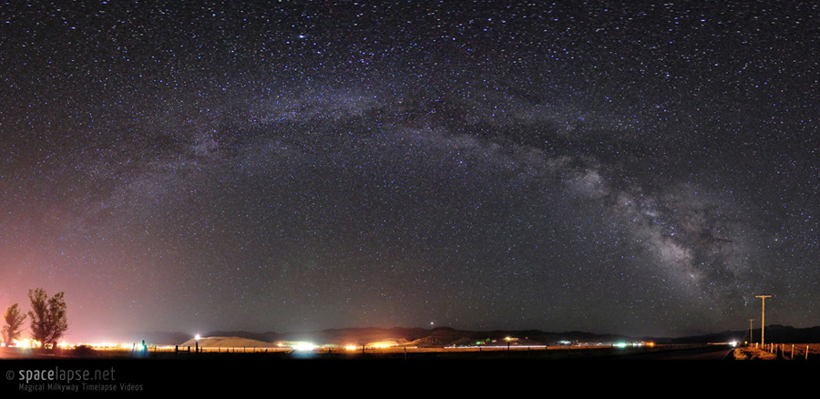 Protecting Earth
Panorama der Milchstraße bei Bodie, USA
