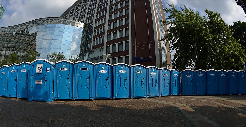 Public Peeing