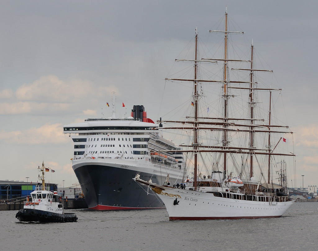 QM2 und Sea Cloud im Hafen Hamburg
DSC 2073