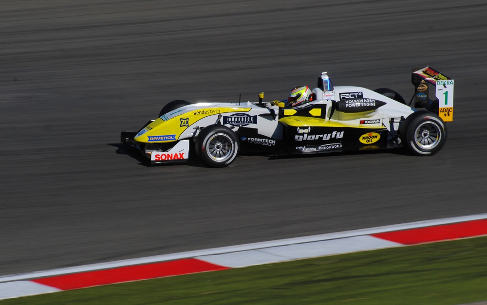 R. Binder beim ADAC Formel 3 01 (39)