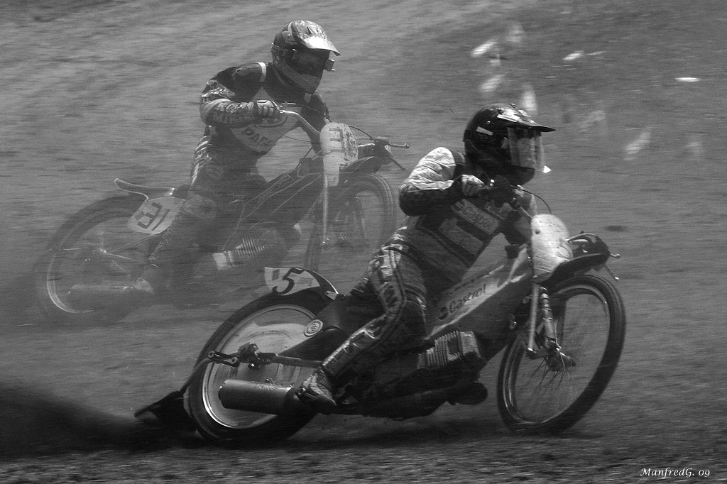 R1  DSC 2394 sw