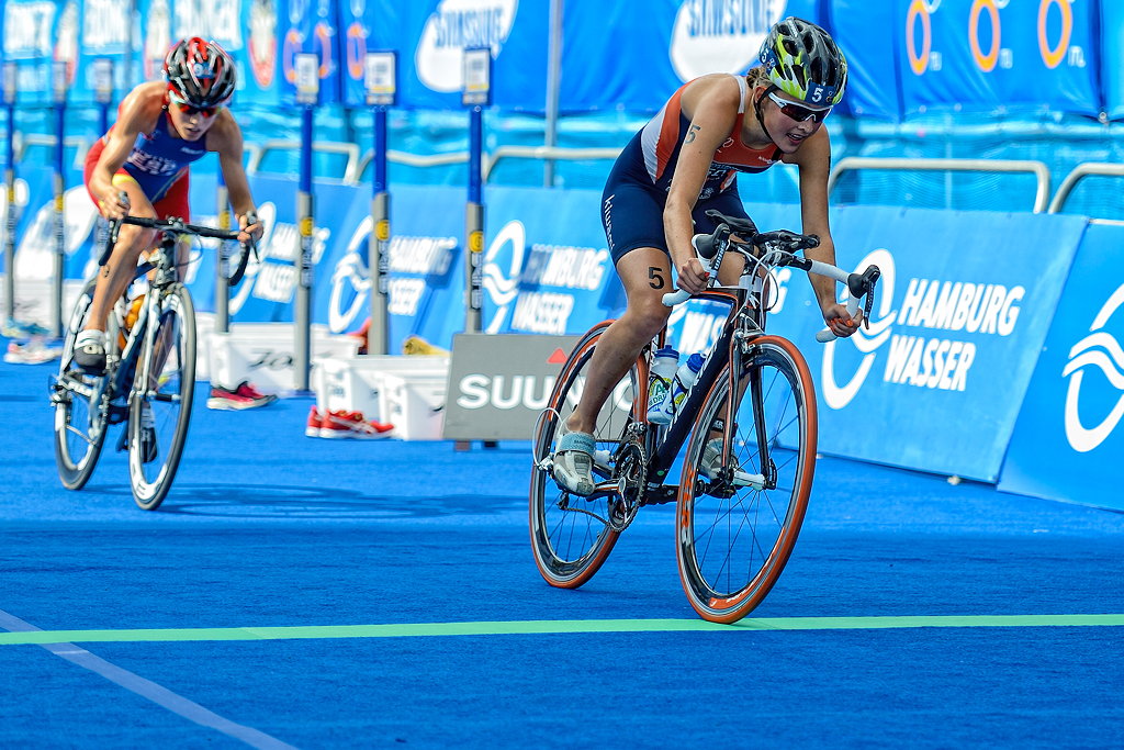 Rachel Klamer beim Dextro Energy Triathlon Hamburg, Elite Frauen, am 22.07.2012