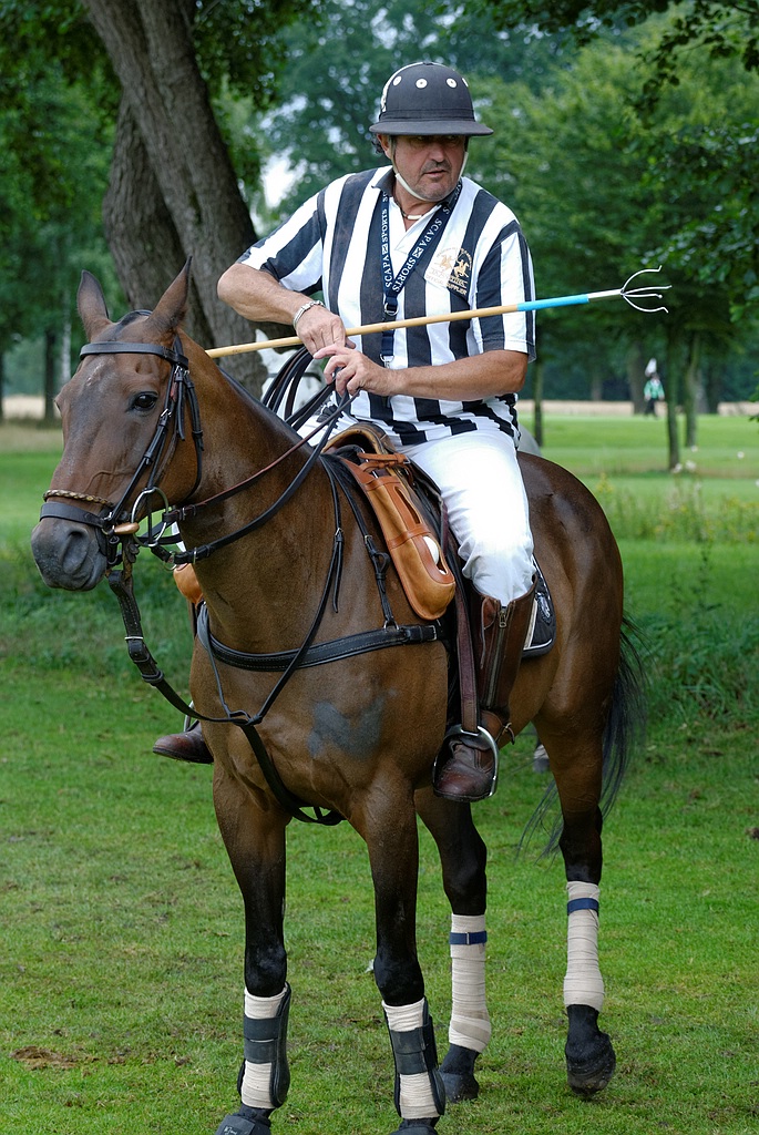 Referee