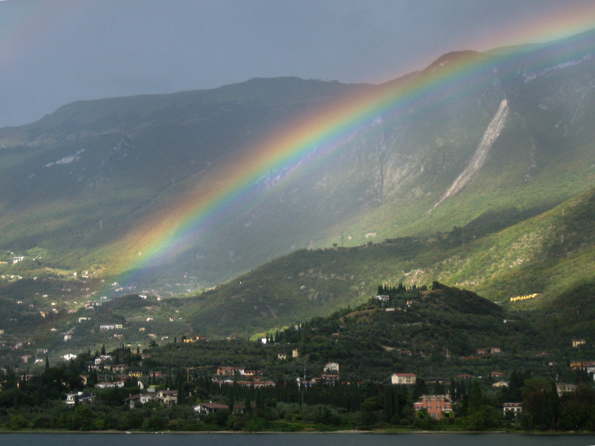 Regenbogen am Gardasee.jpg