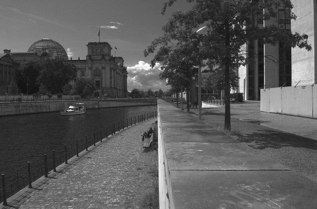 ReichstagSpreeBoot 0042 110619 SW 1024x685 90