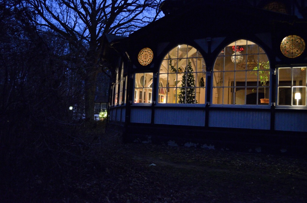 Restaurant bei Dämmerung