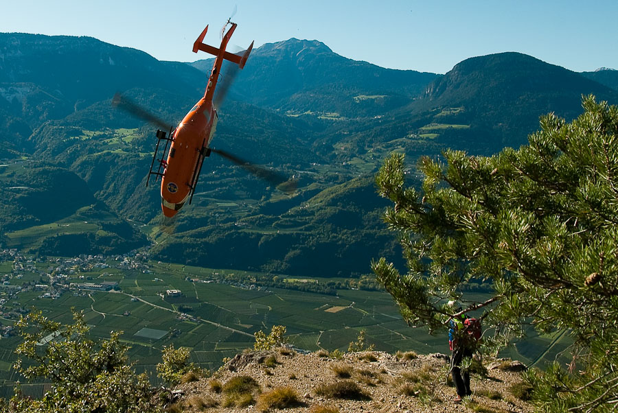 Rettungshubschrauber Pelikan 1 beim Abtauchen