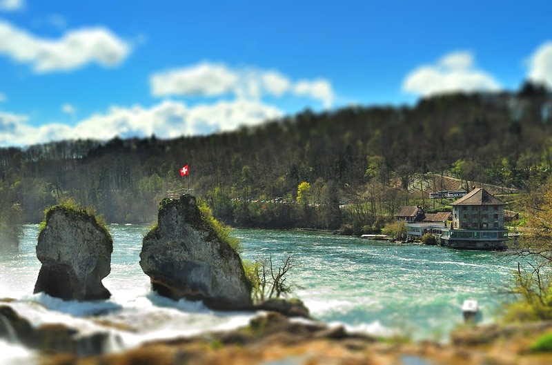 Rheinfall_tiltshiftmaker
