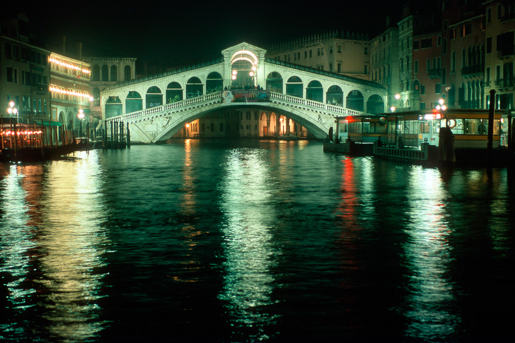 Rialto bei Nacht 3