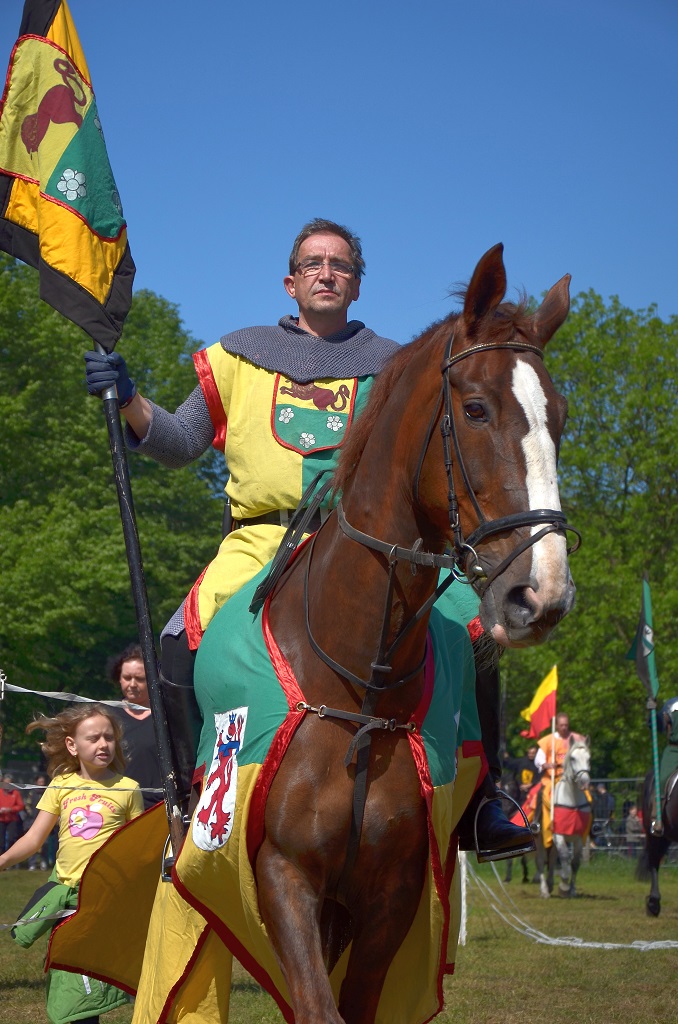 Ritter zu Pferde
Flachsmarkt Krefeld Linn 2013