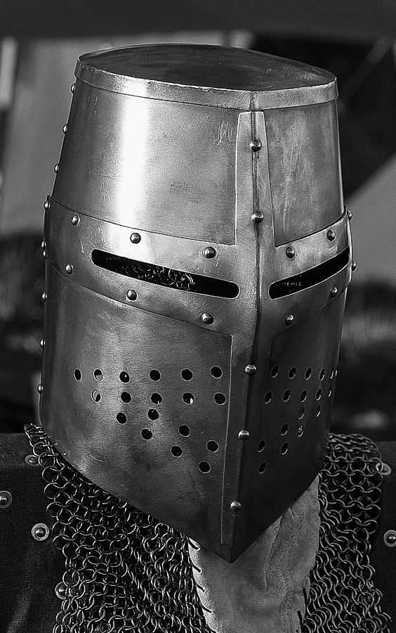 Ritterhelm (1 von 1).JPG