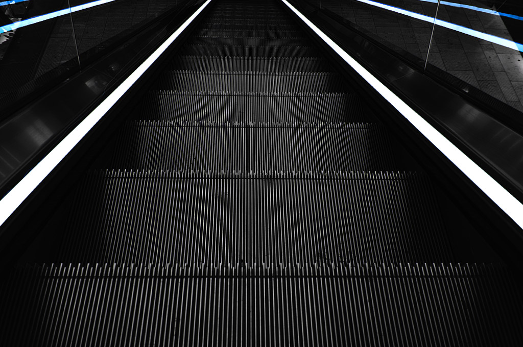 Rolltreppe abwärts 2