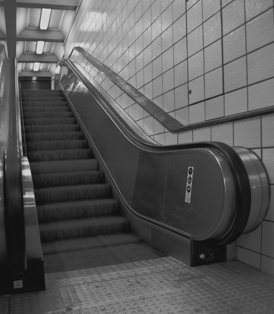 Rolltreppe DSC0033 SW 894x1024 90