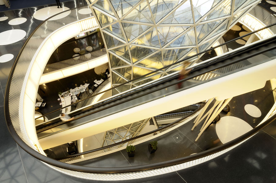 Rolltreppen im Kaufhaus MyZeil in Frankfurt