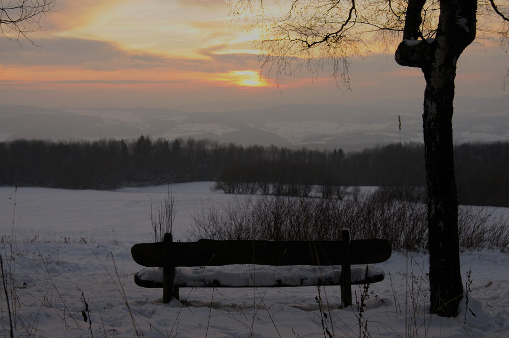 Romantischer Ort im Schnee, da helfen nur wärmende Gedanken.