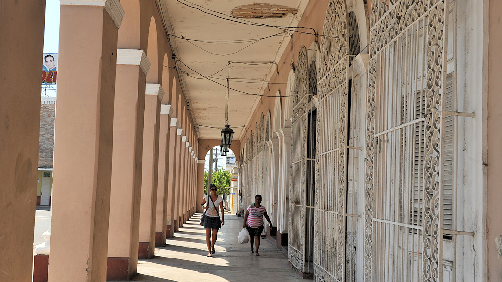 Säulengang in Cienfuegos
6842