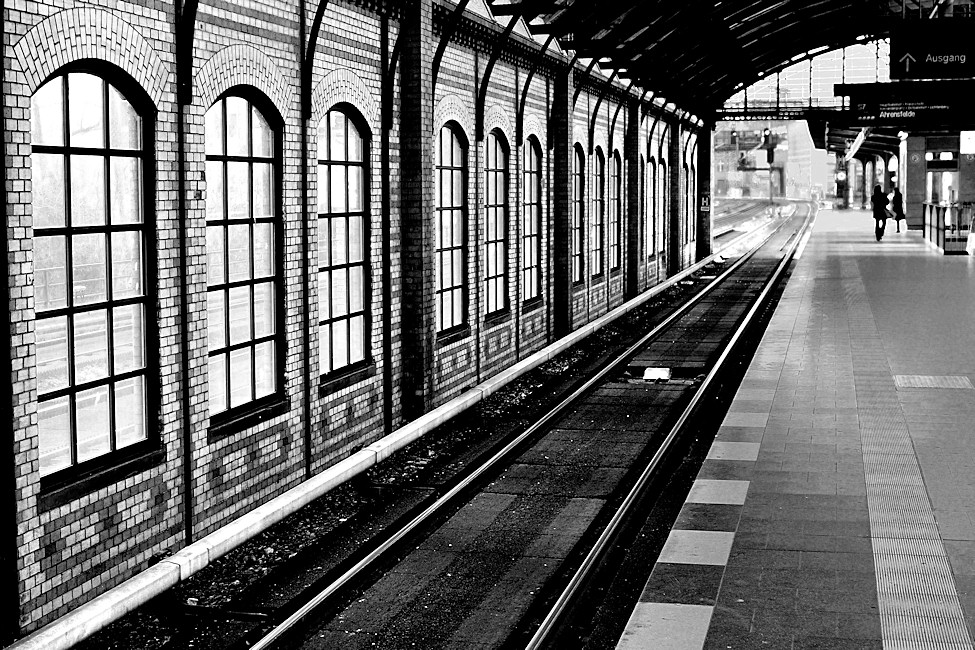 S-Bahn Bahnsteig - Berlin 12/2008 -