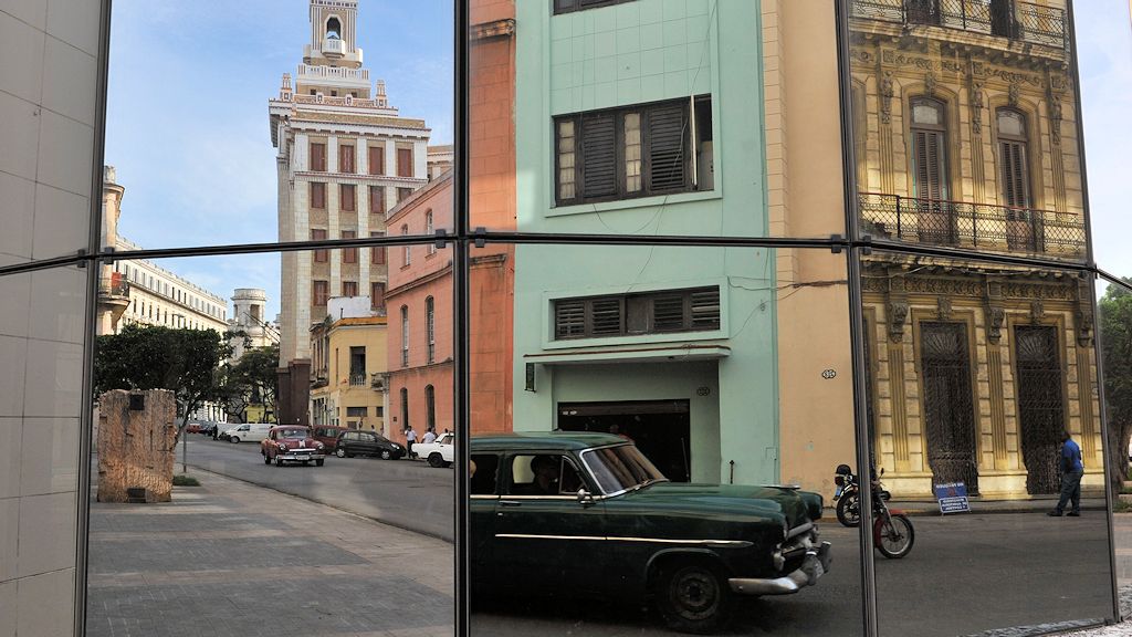 s1320 Spiegelungen in Havanna
1132