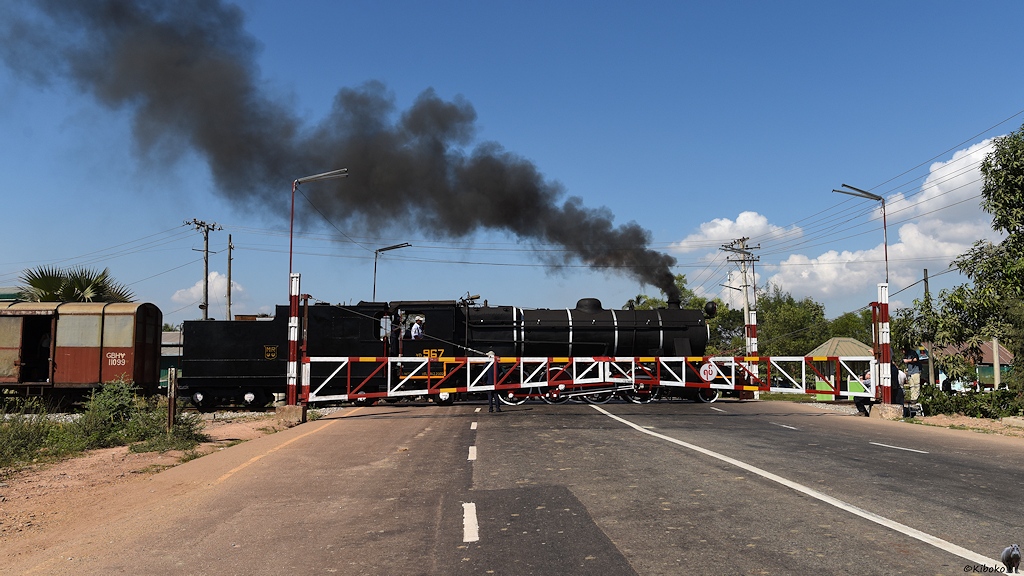 s360 Waw YD967 2047