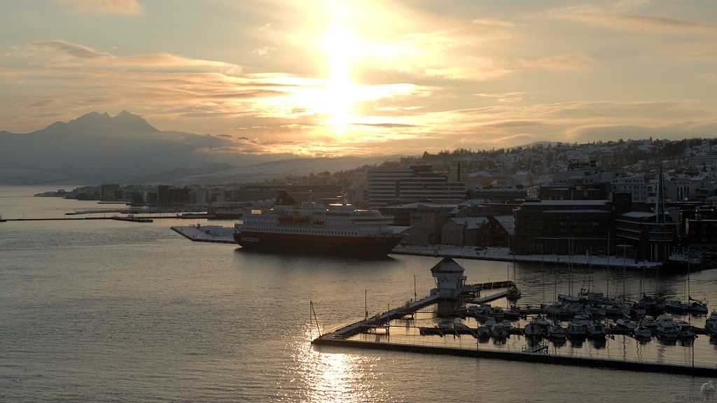 s951 Tromsö Hafen 9360  1