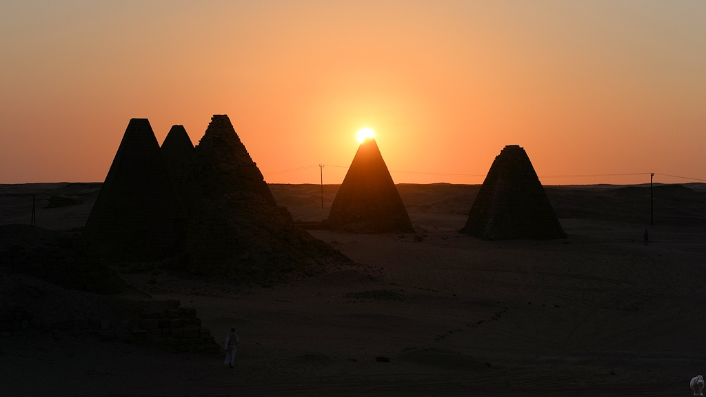s990 Karima Pyramiden 7641