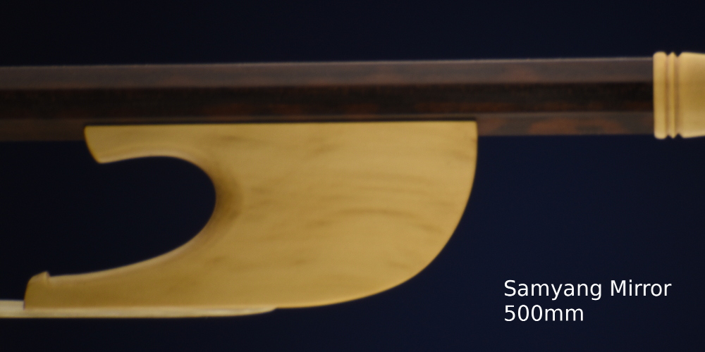 Samyang Mirror 500mm
Ein bessere Schärfe habe ich nicht hingekriegt, trotz Fokusierung durch Verschieben der Kamer mit Kurbel und Kontrolle am Monitor