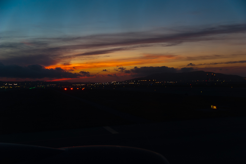 San Francisco - Heimflug mit United Boeing 777 - Runway