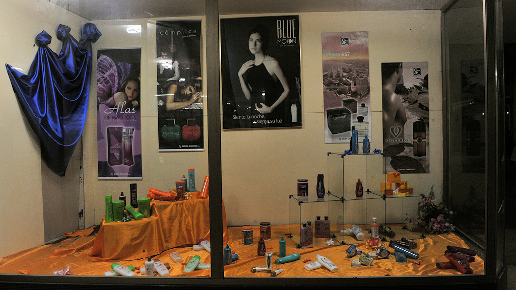 Schaufenster
8834