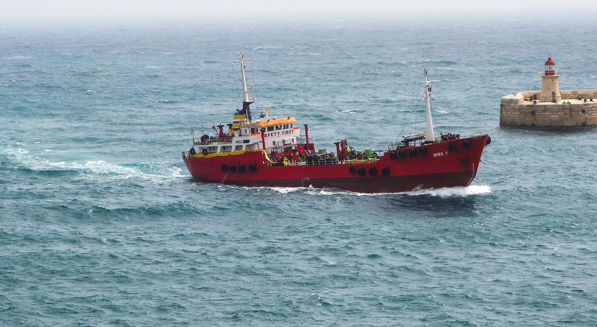 Schiff einlaufend nach Valetta.jpg
