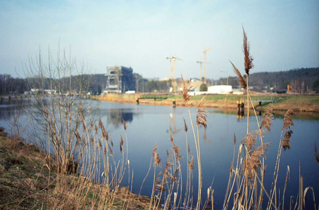 Schiffshebewerk Niederfinow

F4s | 35mm 1:2 Ai | Kodak Ektar 100 | Coolscan 5000