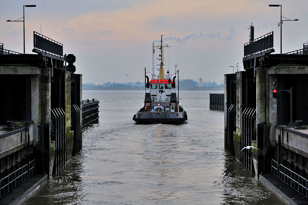 Schleuse Bremerhaven