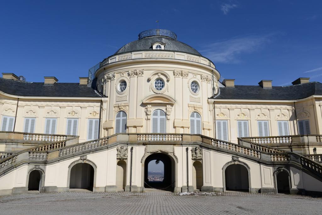 Schloss Solitude, Stuttgart
Objektiv-Test: AF-S Nikkor 28mm f/1.8G
ISO 100; 1/400; F/9

http://www.schloss-solitude.de/de/schloss-solitude/Kurzinfo/28