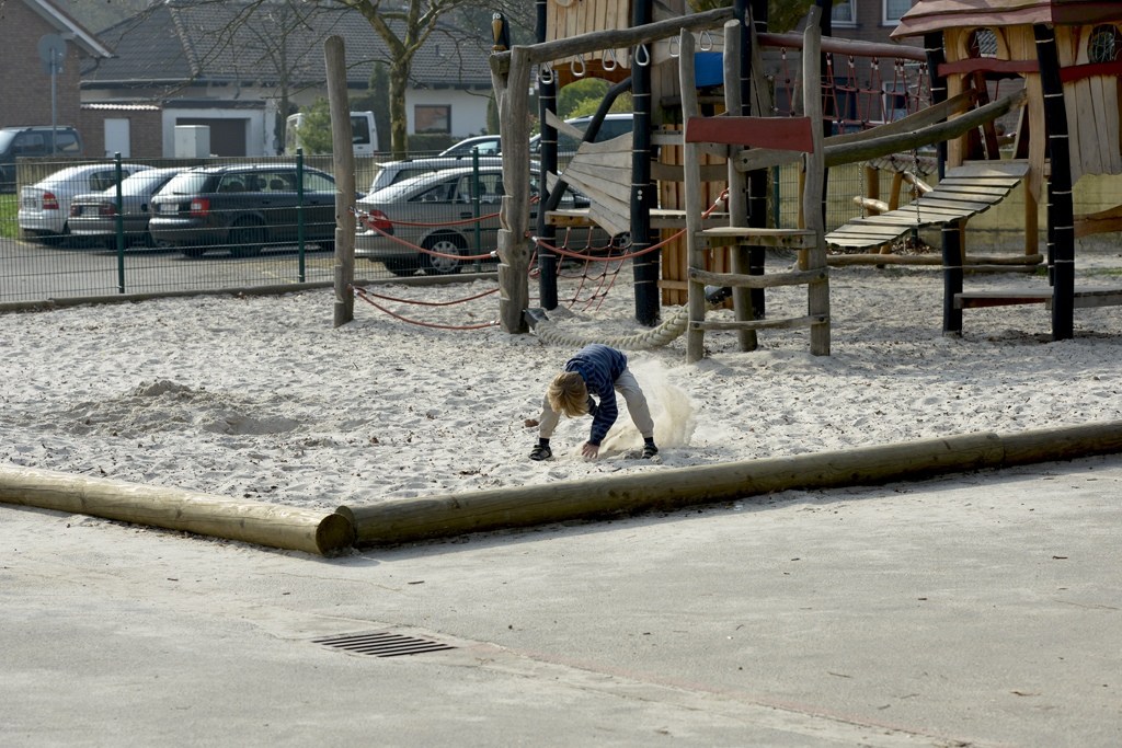 Schulhof01