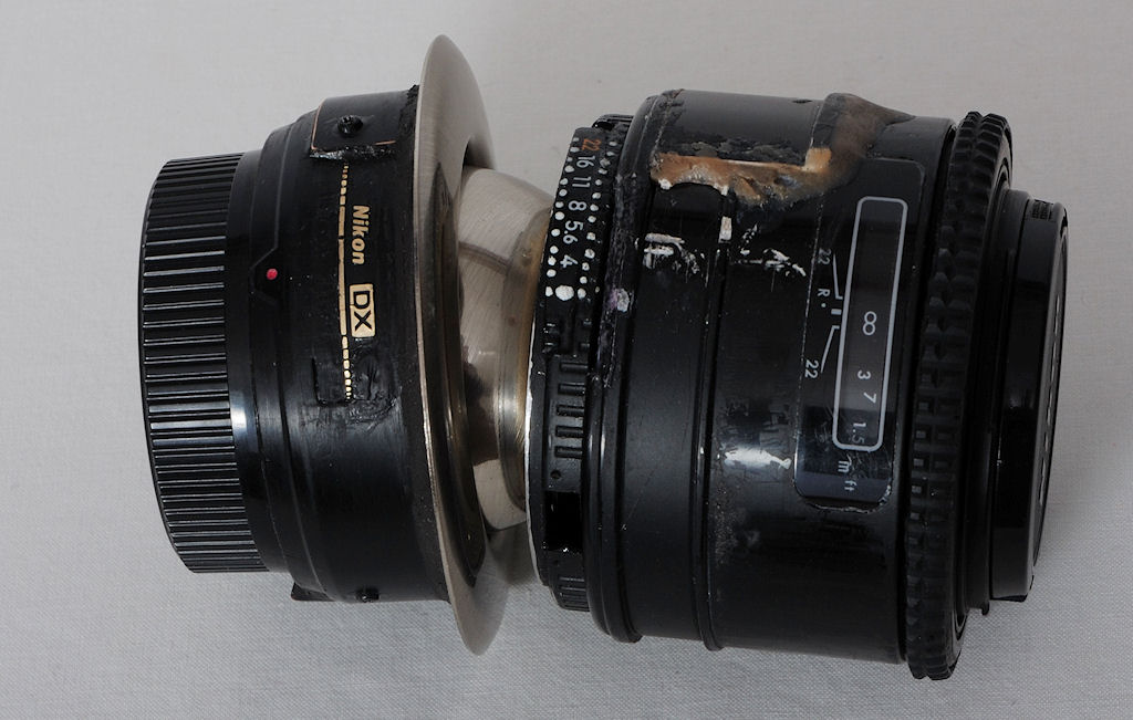 Selbstgebautes Lensbaby-Composer-Klon mit CPU:
Komplett mit Makroobjektiv, von der Seite, liegend