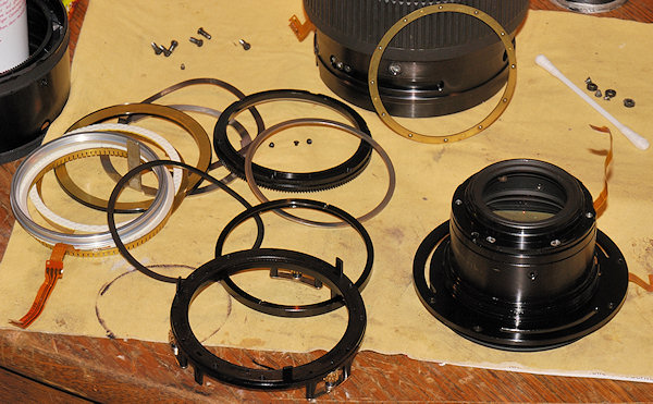 SIGMA AF 120-300mm f/2.8 D APO HSM für Nikon mit Sturzschaden.
