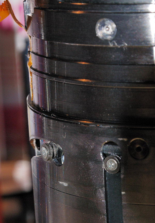 SIGMA AF 120-300mm f/2.8 D APO HSM für Nikon mit Sturzschaden.