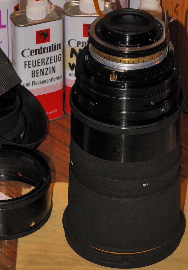 SIGMA AF 120-300mm f/2.8 D APO HSM für Nikon mit Sturzschaden.