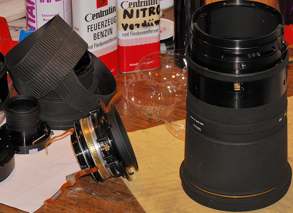 SIGMA AF 120-300mm f/2.8 D APO HSM für Nikon mit Sturzschaden.