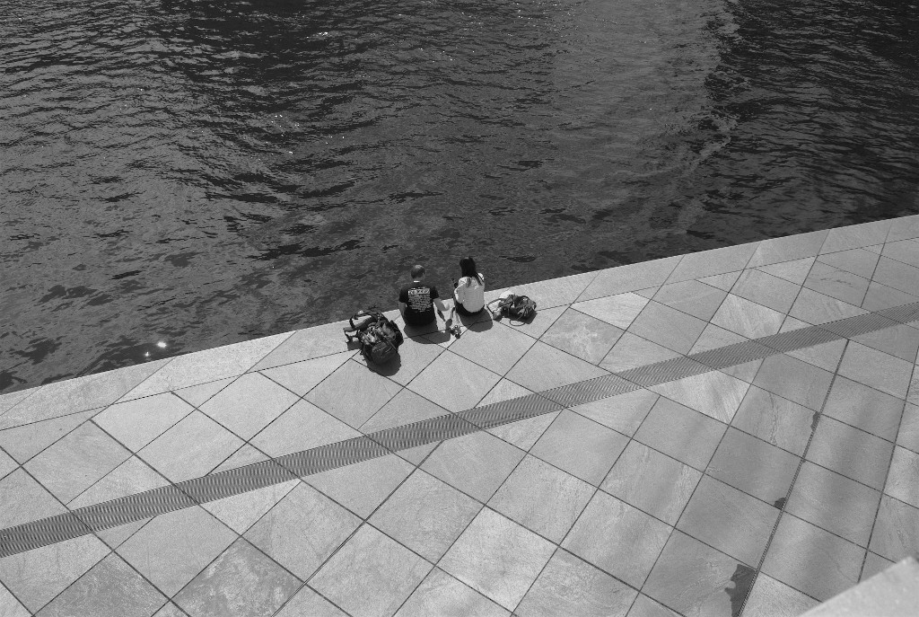 SittingOnTheDockOfTheSpree 0056 110619 SW g=r50g50b0 1024x687 90