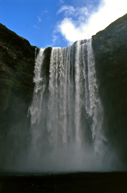 Skogafoss (Nikon 501 AF)