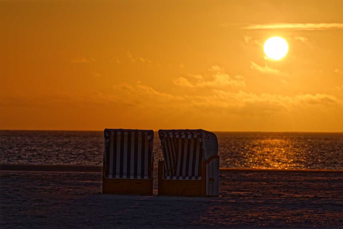 small verliebte Strandkörbe