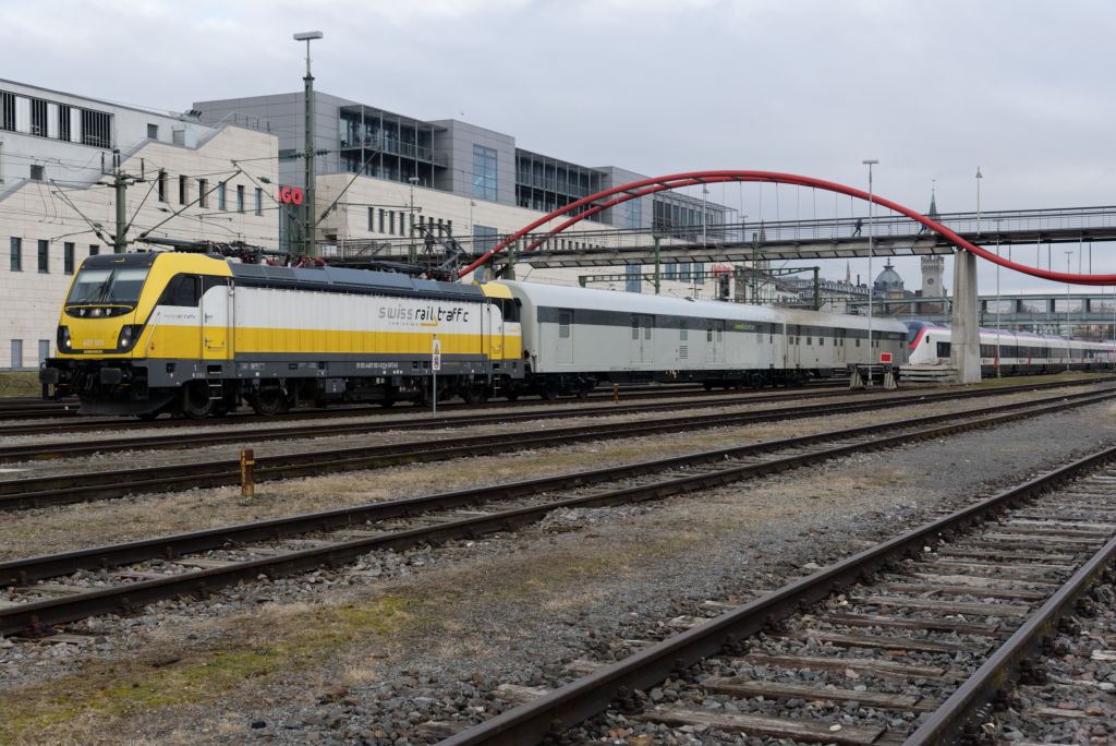 Sonderzug im Bahnhof Konstanz
DSF 0245 red2