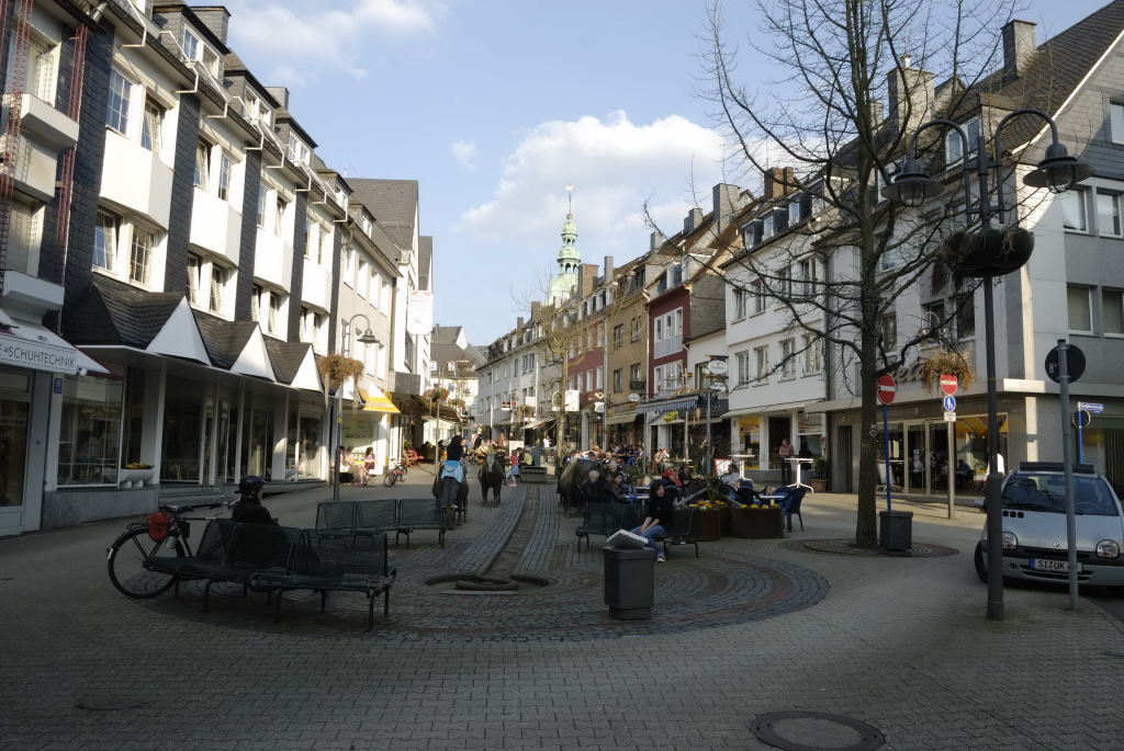 Sonne und Schatten - Frühlingstreffen in der "Alten Poststraße" in der Siegener Altstadt